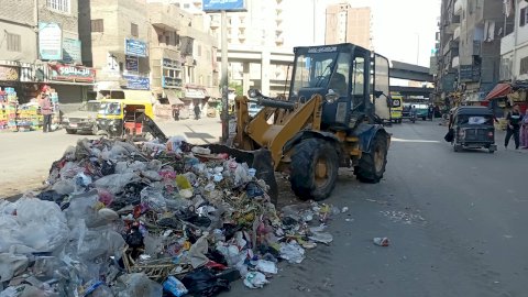 حملات مكثفة لرفع كفاءة النظافة بحي الطالبية والعمرانية