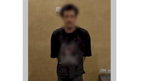 ضبط عاطل لقيامه بإدارة صفحة للترويج لبيع المخدرات بالجيزة
