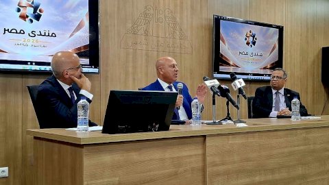 وفد من جامعة أسوان يشارك بجلسة إستماع  للفريق كامل الوزير بجامعة عين شمس
