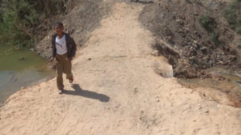 محافظ قنا:إنشاء مشاية آمنة لطلاب نجع تركي بأبوتشت قنا