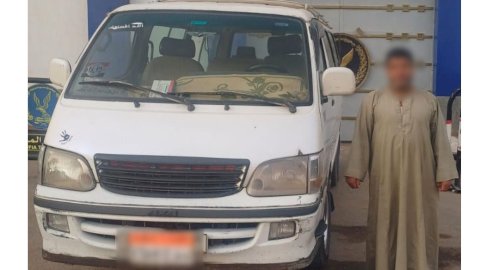 التحفظ علي سيارة ميكروباص لامتناع  السائق عن تحميل الركاب بالمنوفية