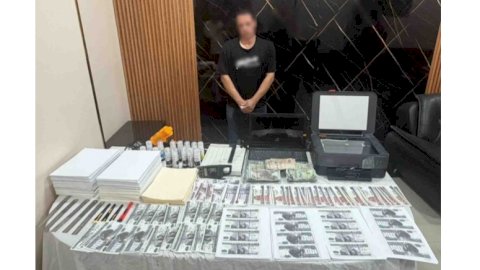القبض علي مالك محل لقيامه بالترويج لبيع العملات المقلدة عبر مواقع التواصل ببني سويف