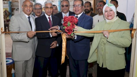 معرض ذاكرة كيان يوثق رموز جامعة قنا في أعمال فنية معدنية