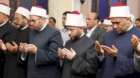 بمسجد سلامة الشاعر بكرداسة: وزير الأوقاف يشهد افتتاح دورتي «أصول الفكر» و«تحسين الأداء اللغوي»
