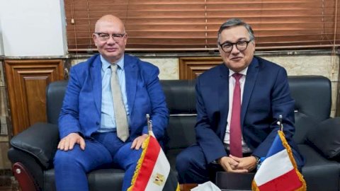 "سعد"  يبحث مع المستشار الإقليمي للشئون الزراعية الفرنسي التعاون في المجالات البيطرية
