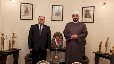 أمين عام  الأعلى للشئون الإسلامية يبحث مع السفير المصري التعاون العلمي والثقافي والديني بأذربيجان