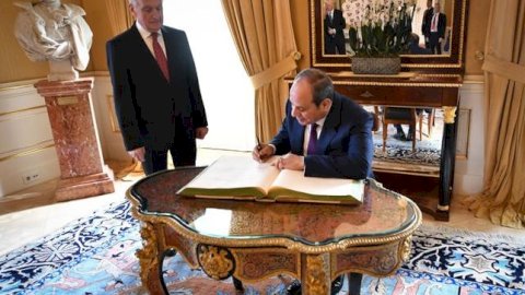 الرئيس السيسي يلتقي بالرئيس المجري في إطار الزيارة الرسمية إلى المجر