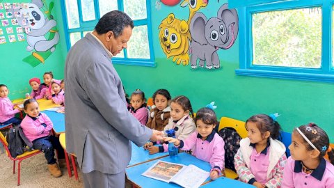 عبدالواحد يتابع مستوى الأداء التعليمي بمدرسة العمدة عبدالحكم بأبوتشت